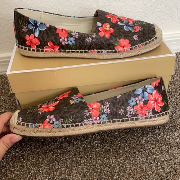 Michael Kors signature floral print espadrilles - Picture 4 of 8